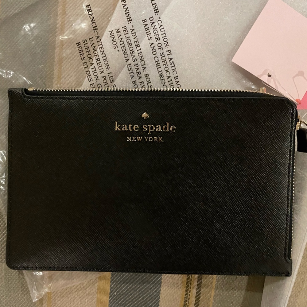 Kate Spade wristlet medium